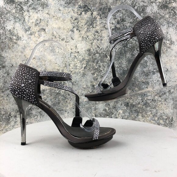 BCBGMaxAzria Women's Size 7B Peeking Grey Silver Fabric Embellished Heels - Picture 8 of 15